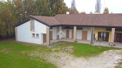 BIFAMILIARE A PIOMBINO DESE