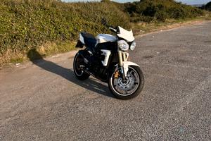 Triumph street triple 675