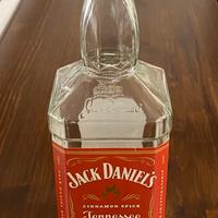 Bottiglia vuota Jack Daniel’s cannella