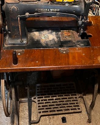 Macchina da cucire d’epoca Ingeler & Wilson