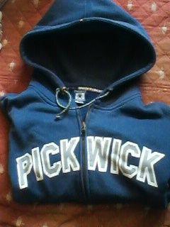 5 capi: NORTH Sails,QUECHUA,Marlboro,PICKWICK,Evit