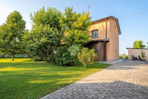 BIFAMILIARE A REGGIO NELL'EMILIA