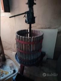 Strettoio per uva
