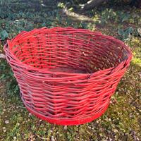 Cesto in vimini rosso