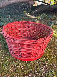 Cesto in vimini rosso