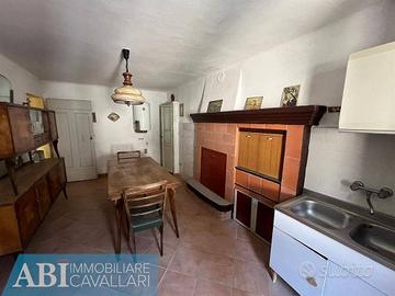 Casa indipendente di 150 m² con più di 5 locali e 