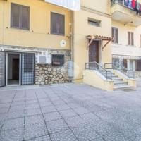 2 LOCALI A PALOMBARA SABINA