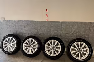 Cerchi in lega con gomme invernali Audi A1 