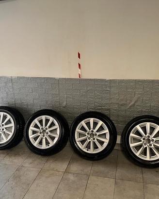 Cerchi in lega con gomme invernali Audi A1 
