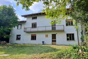 SPAZIOSA CASA CON GIARDINO DA RISTRUTTURARE