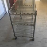 Carrello con ruote