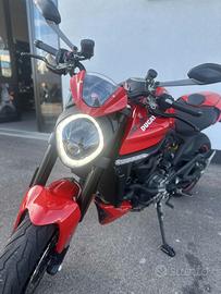 Ducati Monster 937 + ROSSA