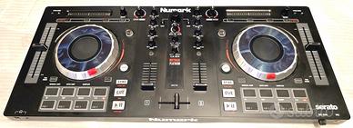 Numark Mixtrack Platinum Console DJ