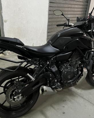 Vend mt-07 pure 2023 per patente A