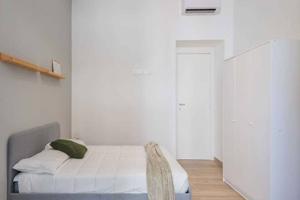 Stanza in appartamento di 227 m² a Roma