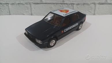 burago alfa  romeo 33 carabinieri scala 1/24