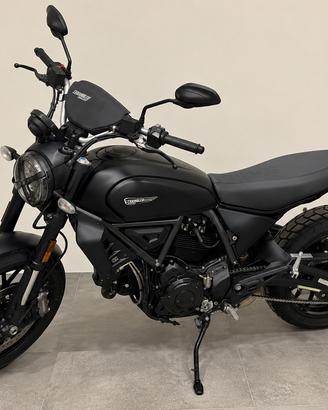 Ducati Scrambler Icon Dark 2025 - Pari al nuovo -