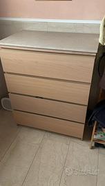 Cassettiera Malm con top in marmo