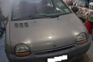 Renault Twingo 1 serie  anno1997 con gancio traino