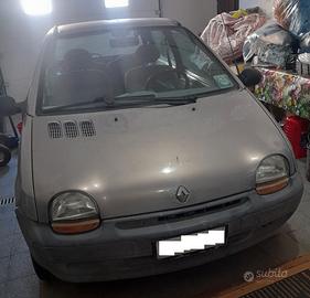 Renault Twingo 1 serie  anno1997 con gancio traino