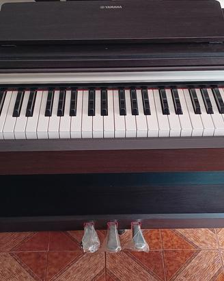 Pianoforte digitale Yamaha Arius YDP-142