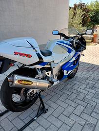 SUZUKI GSXR 750 srad