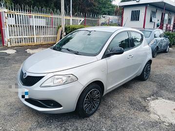 Lancia Ypsilon 1.2 69 CV 5 porte S&S Platinum