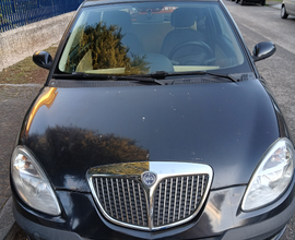 Lancia Ypsilon modello oro