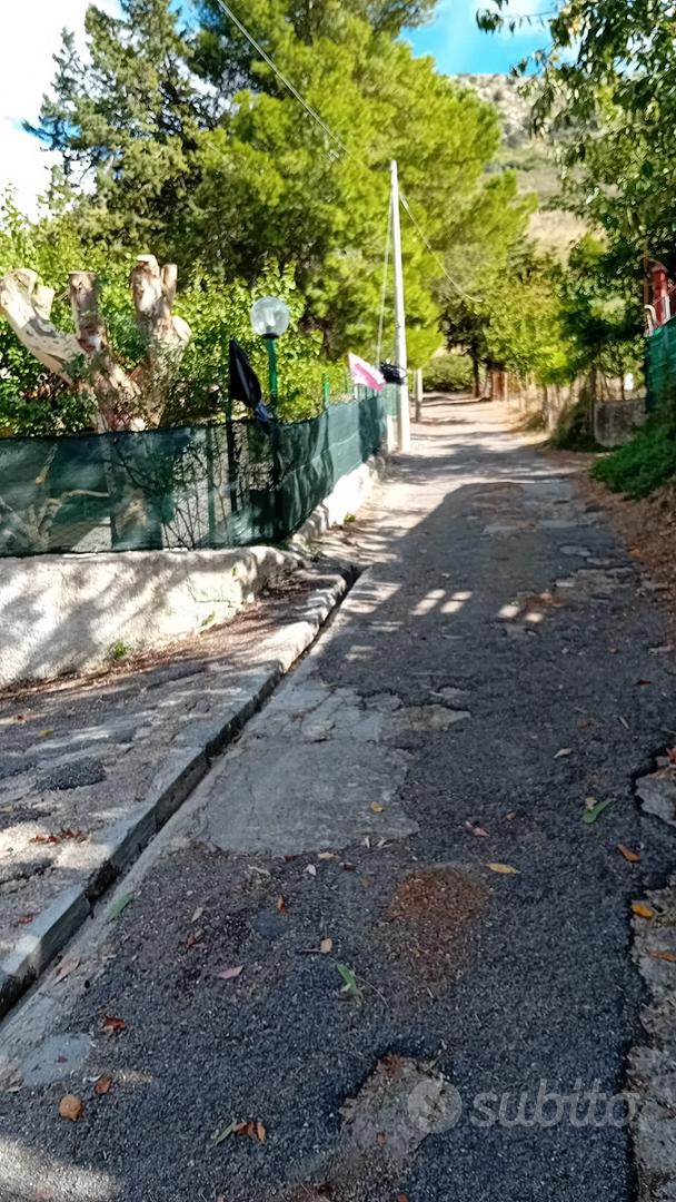 Casa più terreno. - Altro