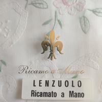 Lenzuolo ricamato a mano più coppia di federe 