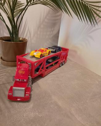 Personaggi disney cars mack camion pixar