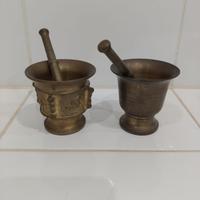 Mortaio con pestello in ottone antico massiccio
