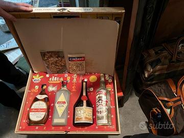 Cinzano cassetta bottiglie vini liquori vodka rara