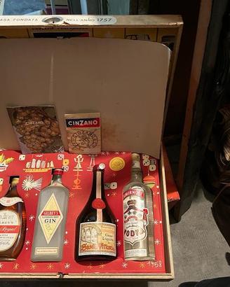 Cinzano cassetta bottiglie vini liquori vodka rara