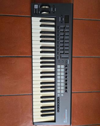 Tastiera MIDI LaunchKey 49 MKII