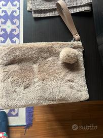 Pochette in pelo morbido color cammello C&A