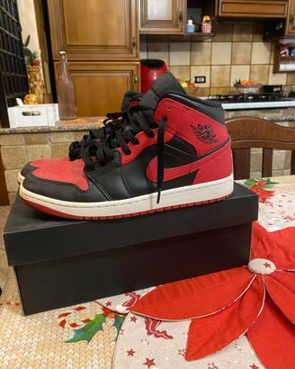Jordan 1 mid Bred