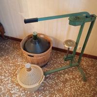 Damigiane, tappatrice e tappi