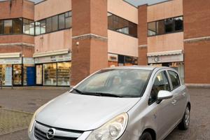 Opel corsa 1.2 benzina