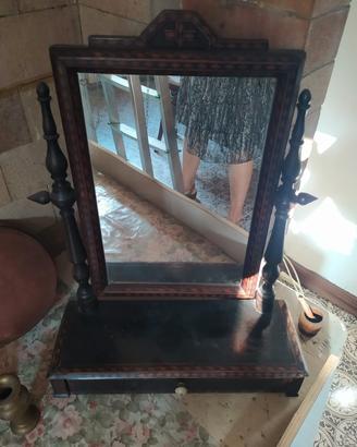 antica specchiera da appoggio con cassetto 