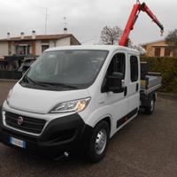Fiat Ducato 7 posti con gru