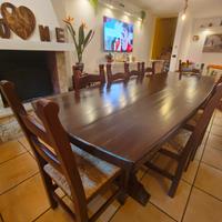 Tavolo Artigianale di Noce Scuro