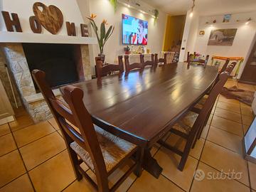 Tavolo Artigianale di Noce Scuro