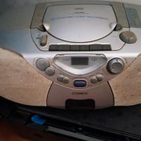 lettore cd ,radio e musicassette