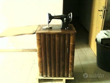 Macchina da cucire marca MONDIAL