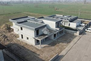 PORZIONE DI TRIFAMILIARE A DELLO