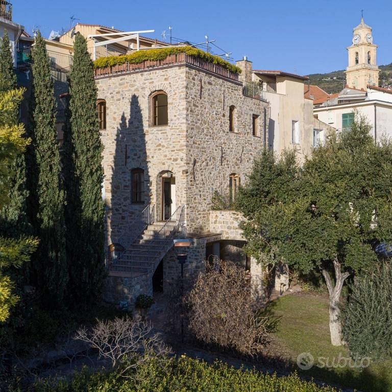 Villa di 515 m² con più di 5 locali e box auto dop - Vista 4