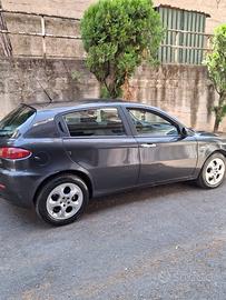 Alfa Romeo 147