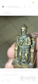 piccola statuetta vintage forse S Pietro 