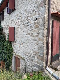 Porzione di trifamiliare in piccolo borgo